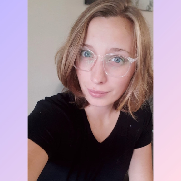 Meet your Posher, Angela - Picture 1 of 1